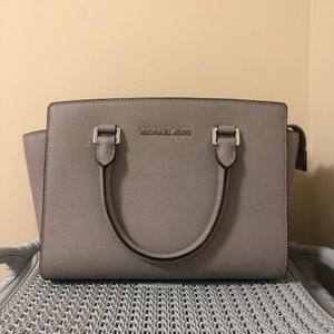 Michael Kors Selma Medium Bag